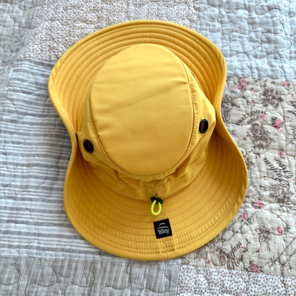Tilley bucket hat, adjustable cord, model TWS1 7 1/8 - Picture 3 of 4